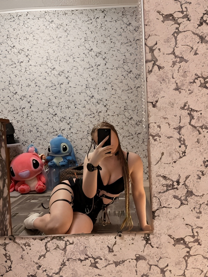 Дарья привлекальеная девушка из Горок ленинских цена от 2000 руб