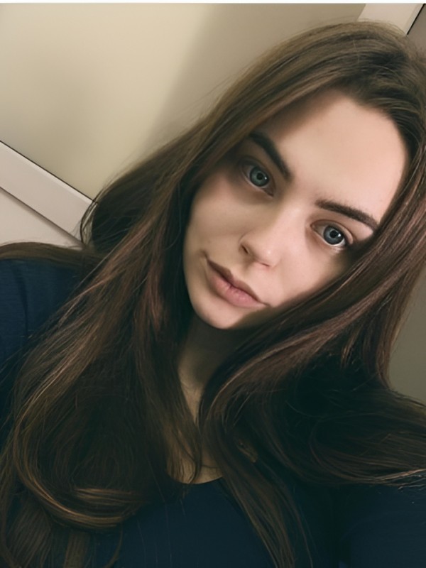 Анюта привлекательная девушка из Горок ленинских цена от 2000 руб