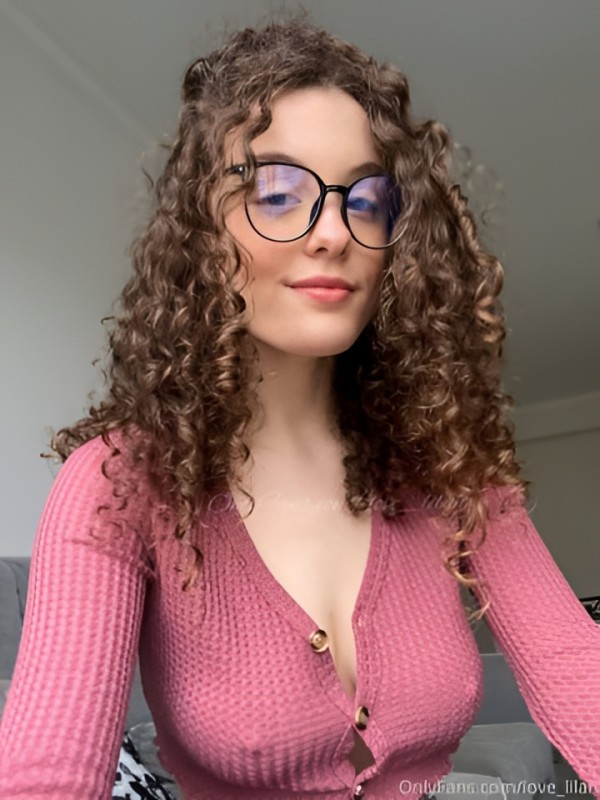 Виталина привлекательная девушка из Горок ленинских цена от 3000 руб