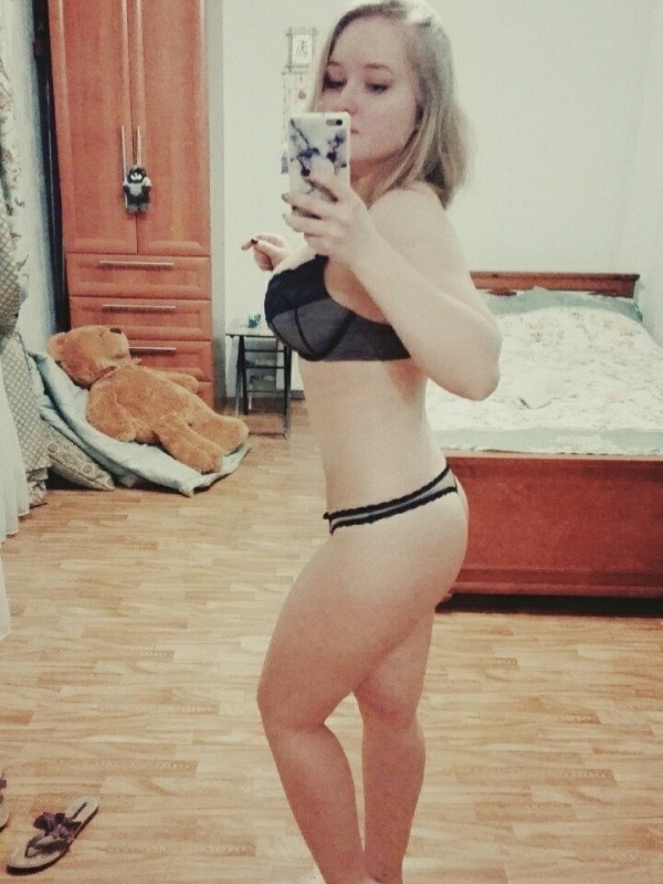 Лена привлекательная девушка из Горок ленинских цена от 3000 руб