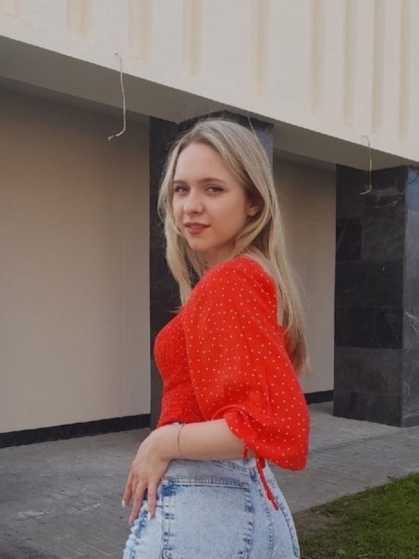 Юлия привлекательная девушка из Горок ленинских цена от 3000 руб